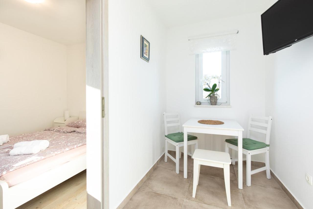 Apartments Brig Perfect Countryside Holiday! Đảo Krk Ngoại thất bức ảnh